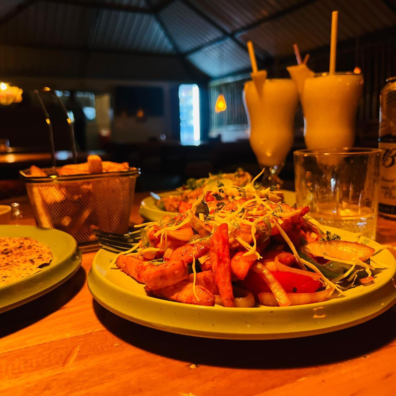 Hampi Village Resort & Tutti Cafe Экстерьер фото