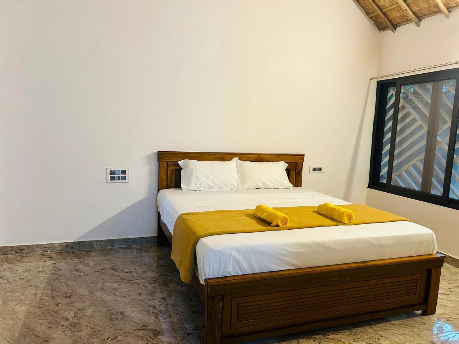 Hampi Village Resort & Tutti Cafe Экстерьер фото
