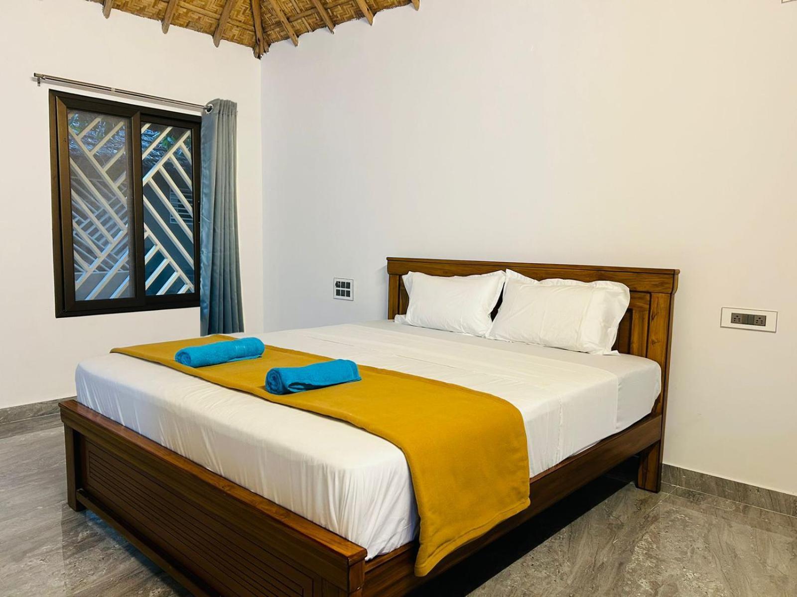 Hampi Village Resort & Tutti Cafe Экстерьер фото