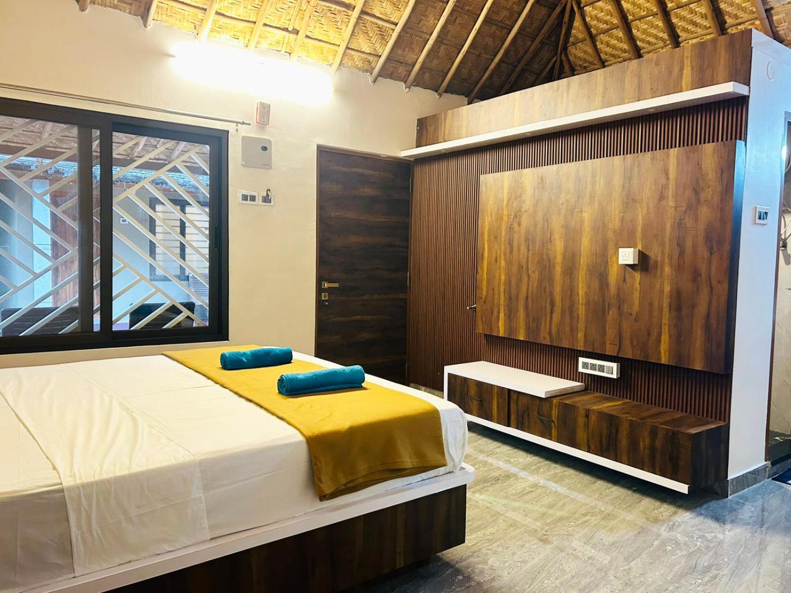 Hampi Village Resort & Tutti Cafe Экстерьер фото