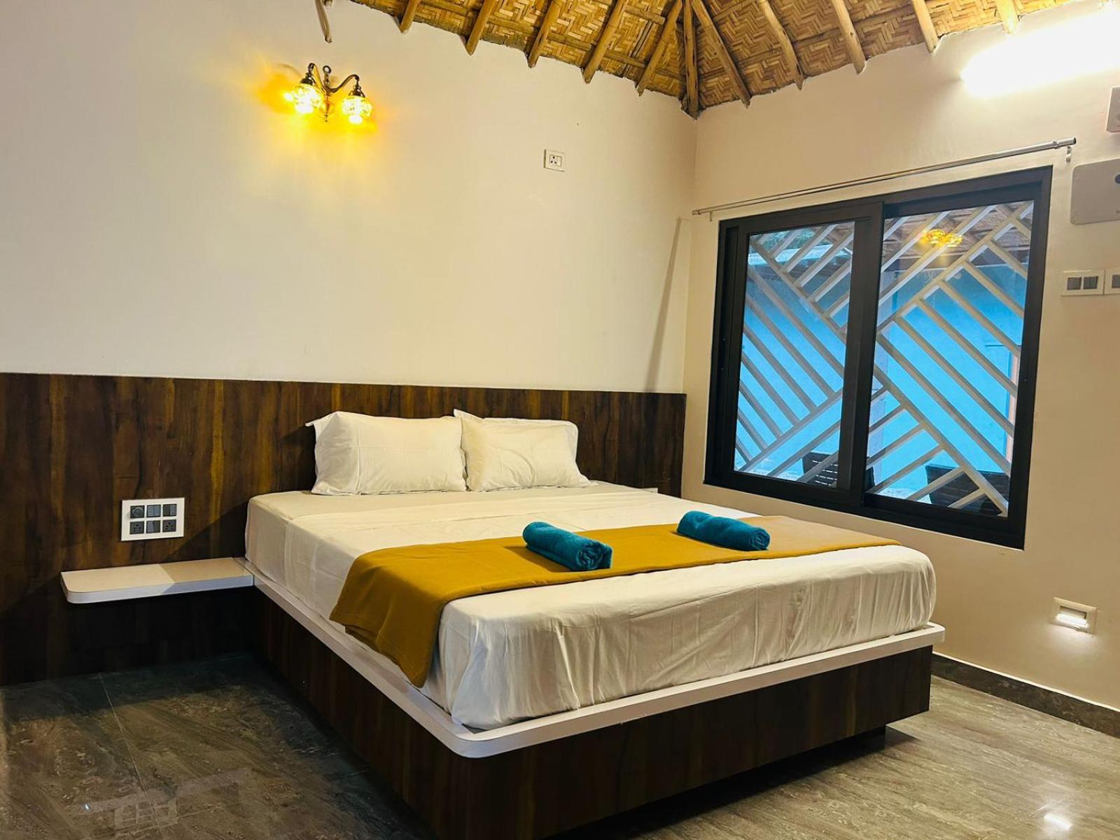 Hampi Village Resort & Tutti Cafe Экстерьер фото
