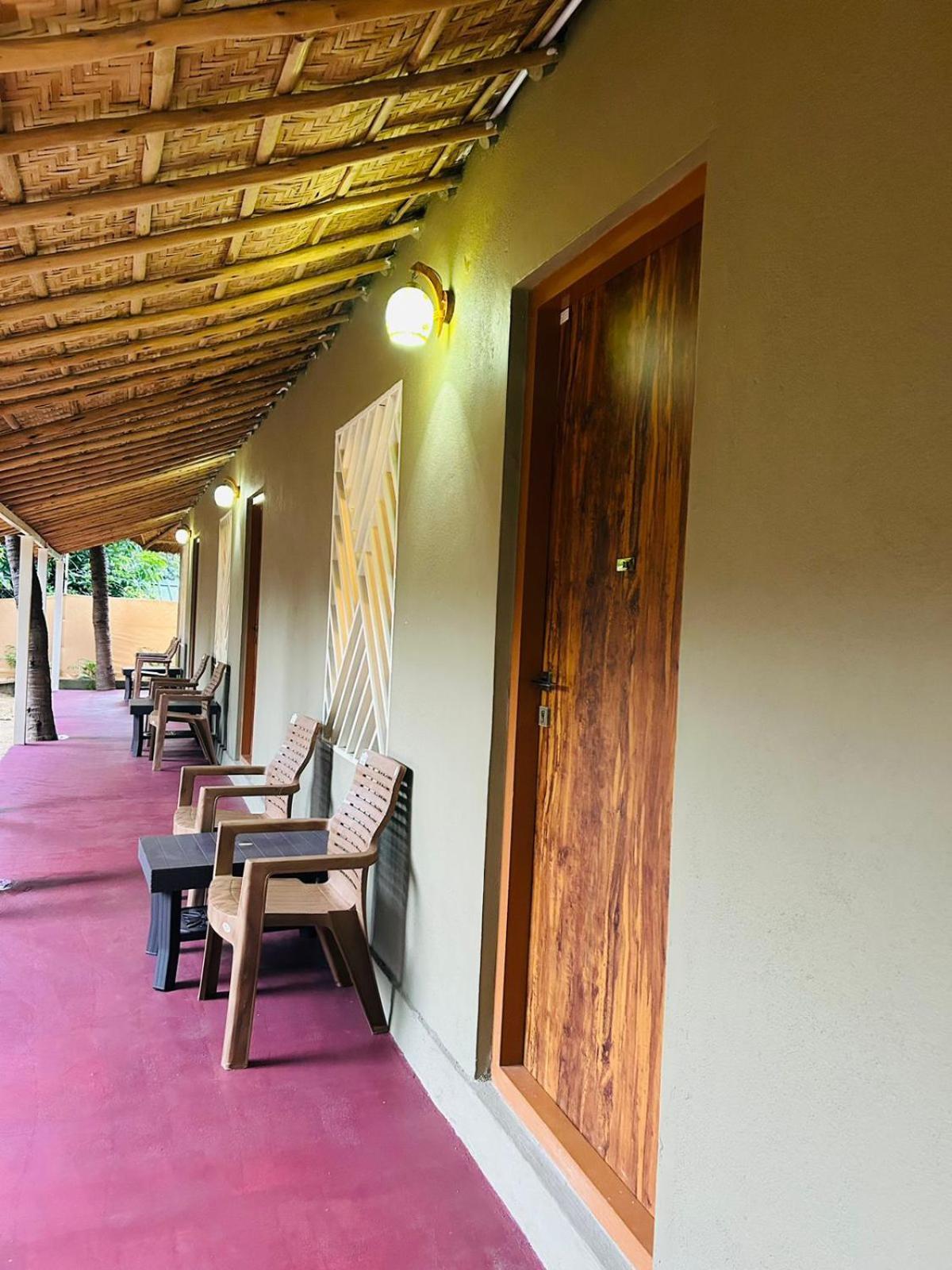 Hampi Village Resort & Tutti Cafe Экстерьер фото