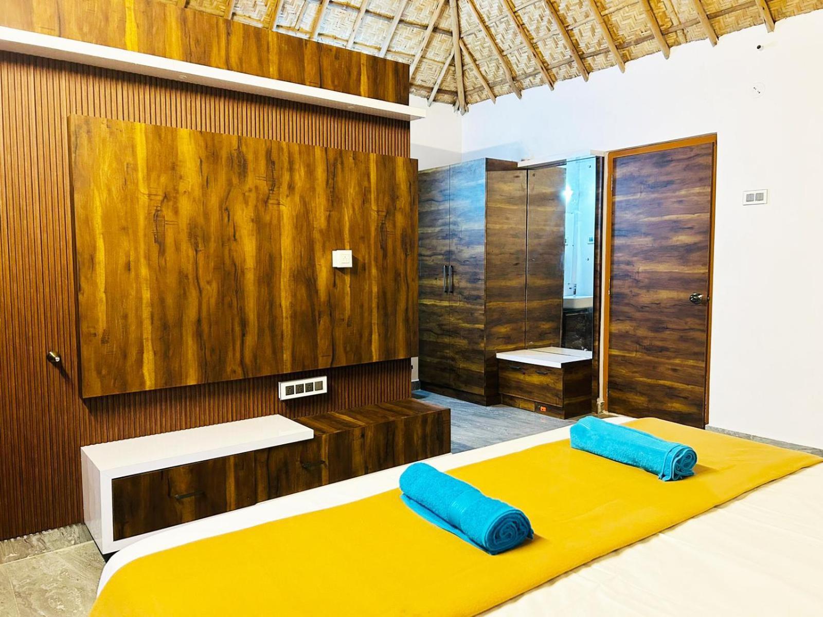 Hampi Village Resort & Tutti Cafe Экстерьер фото