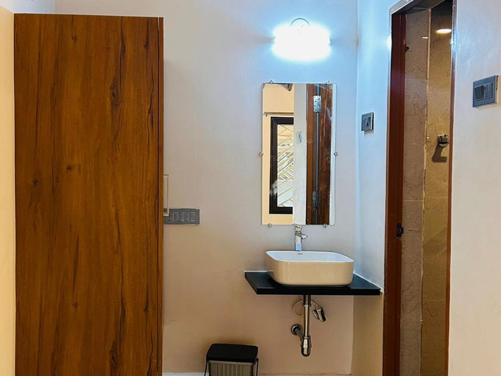 Hampi Village Resort & Tutti Cafe Экстерьер фото