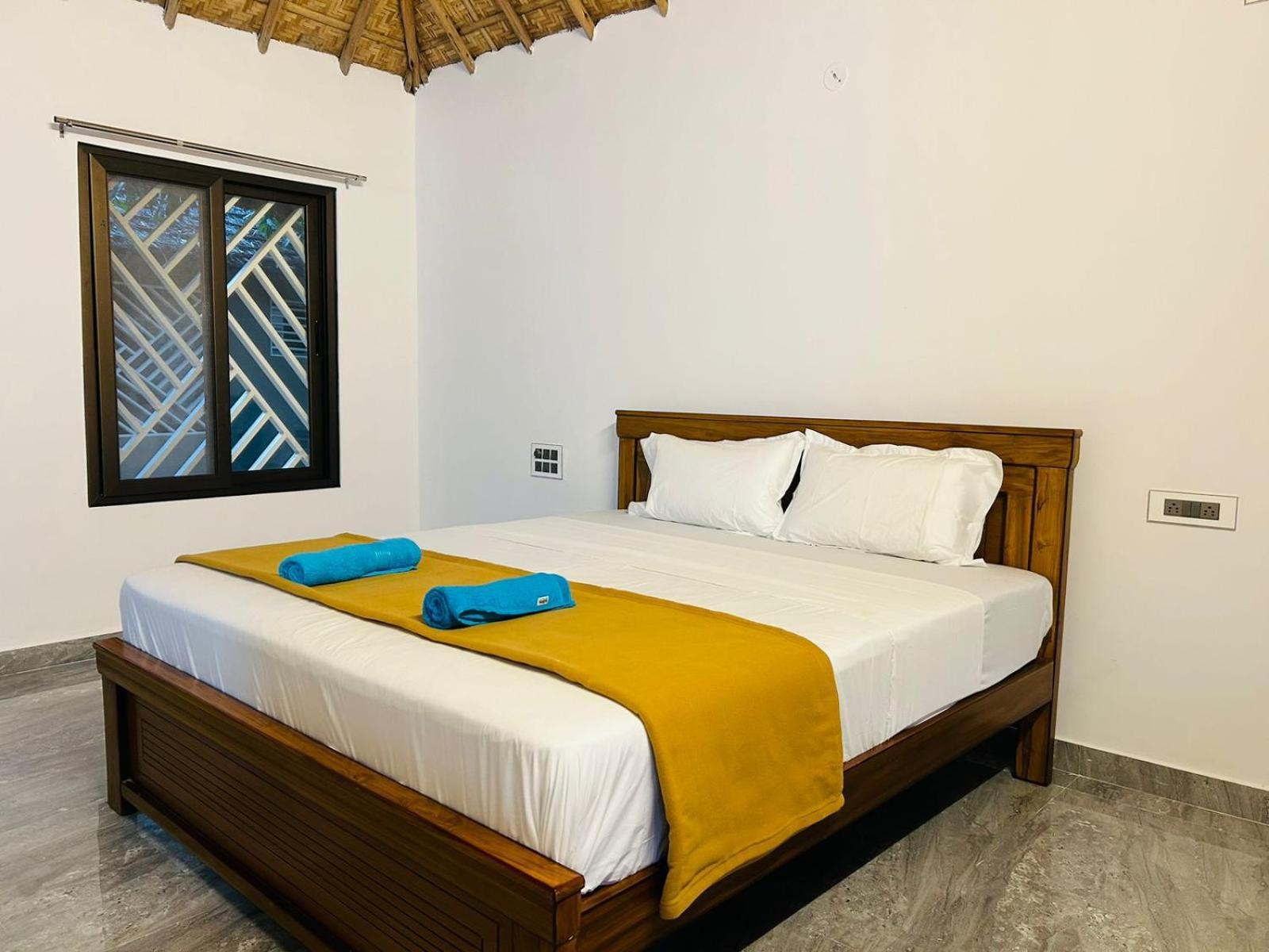 Hampi Village Resort & Tutti Cafe Экстерьер фото