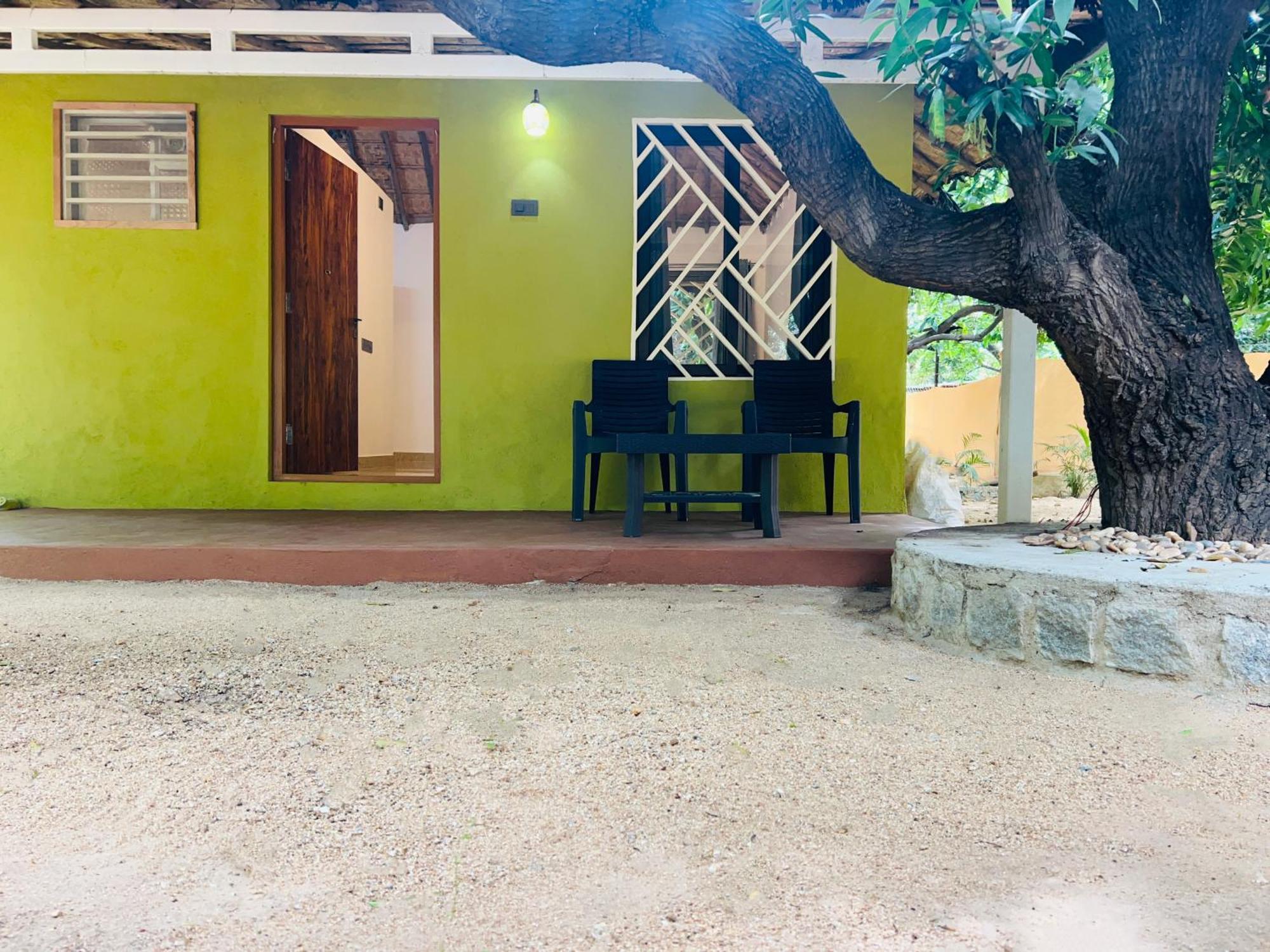 Hampi Village Resort & Tutti Cafe Экстерьер фото