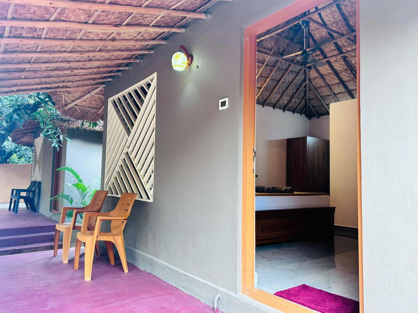Hampi Village Resort & Tutti Cafe Экстерьер фото