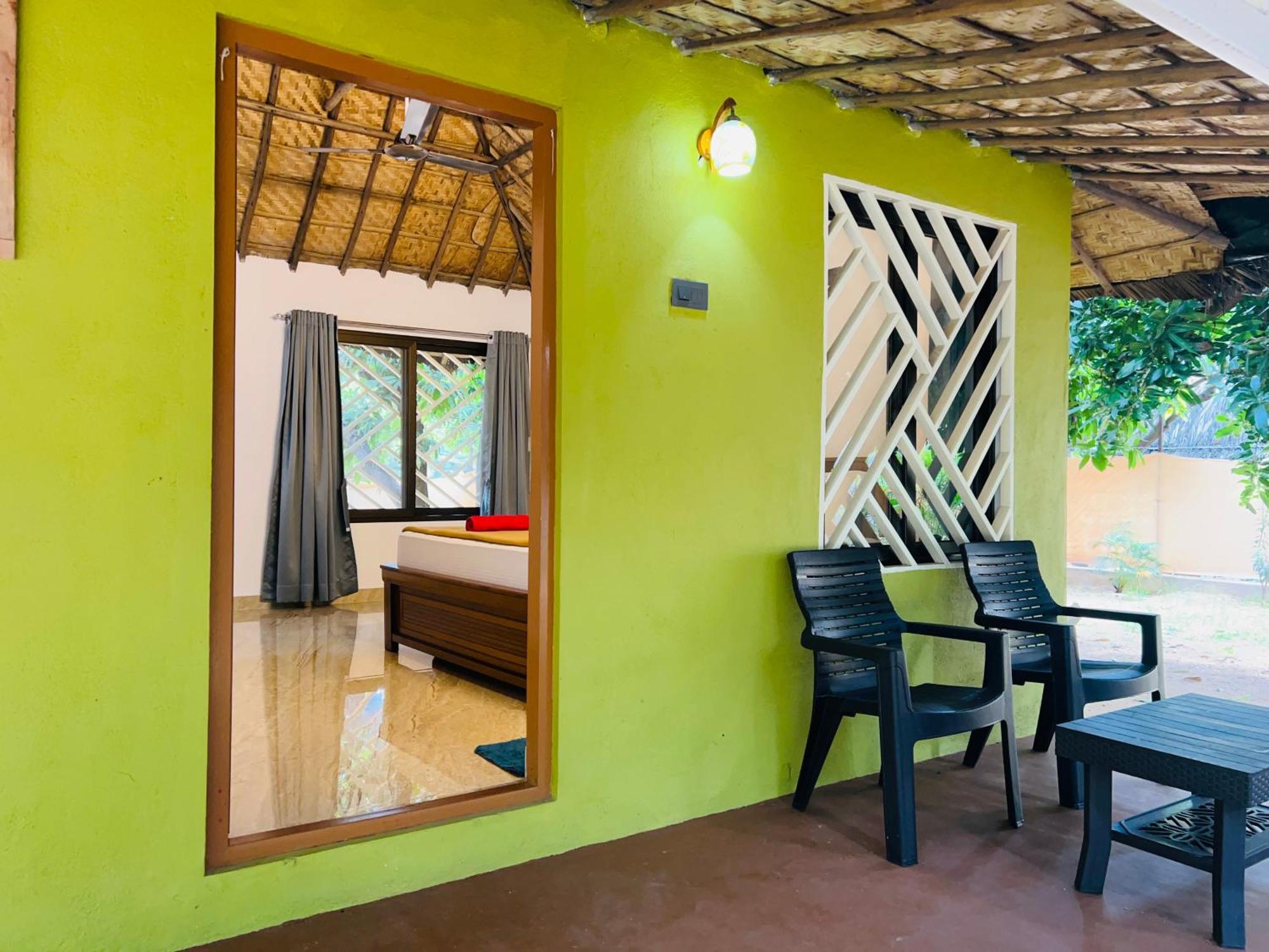 Hampi Village Resort & Tutti Cafe Экстерьер фото