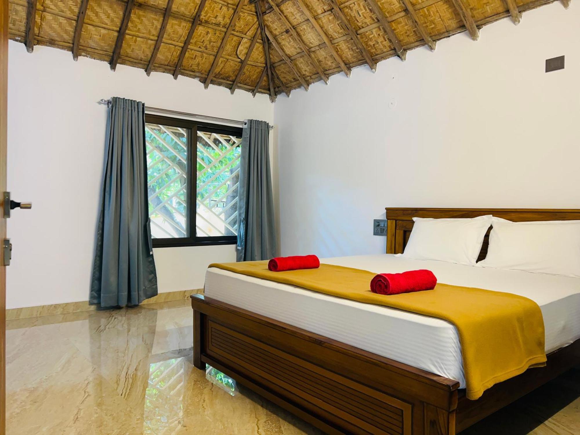 Hampi Village Resort & Tutti Cafe Экстерьер фото