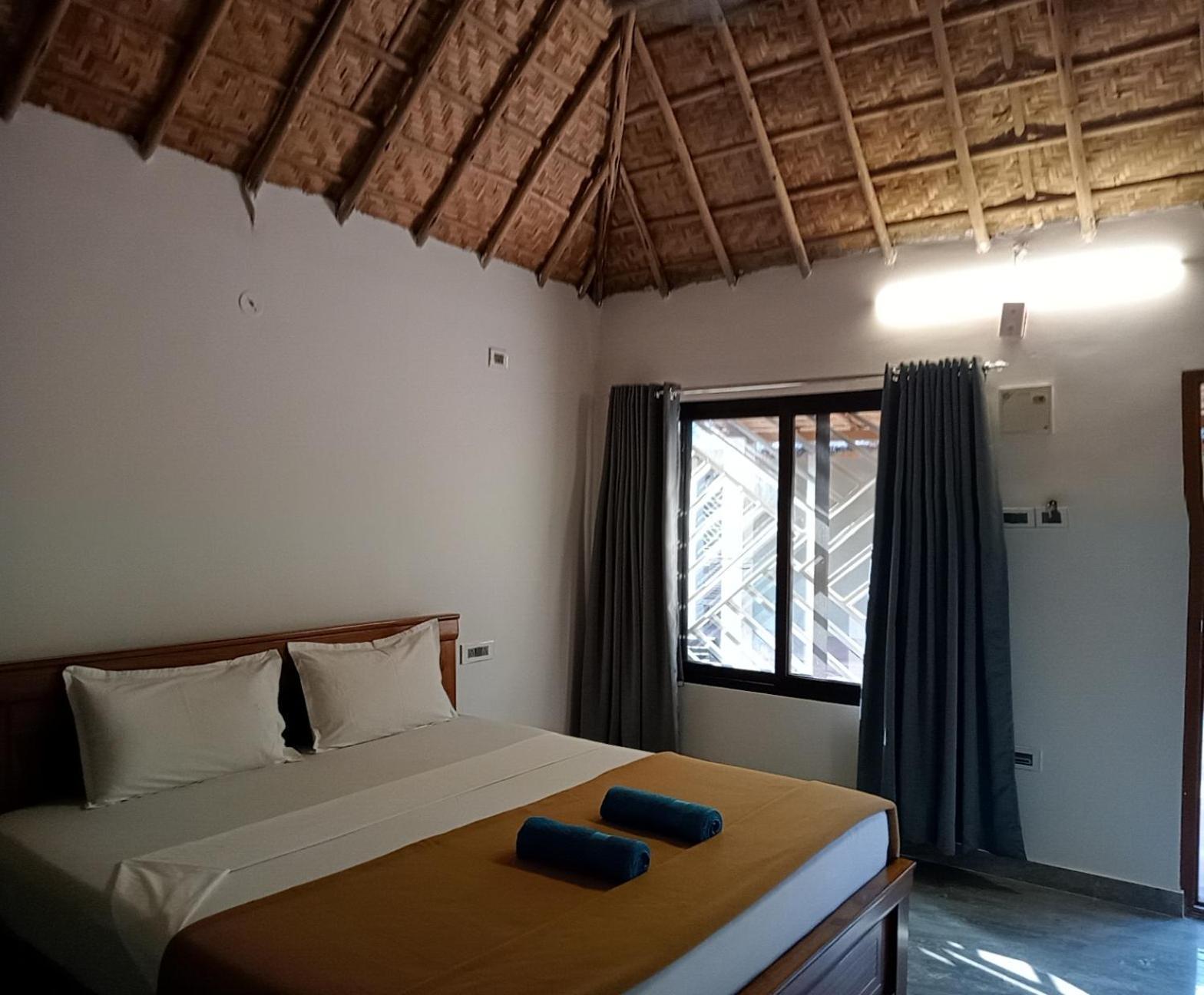 Hampi Village Resort & Tutti Cafe Экстерьер фото